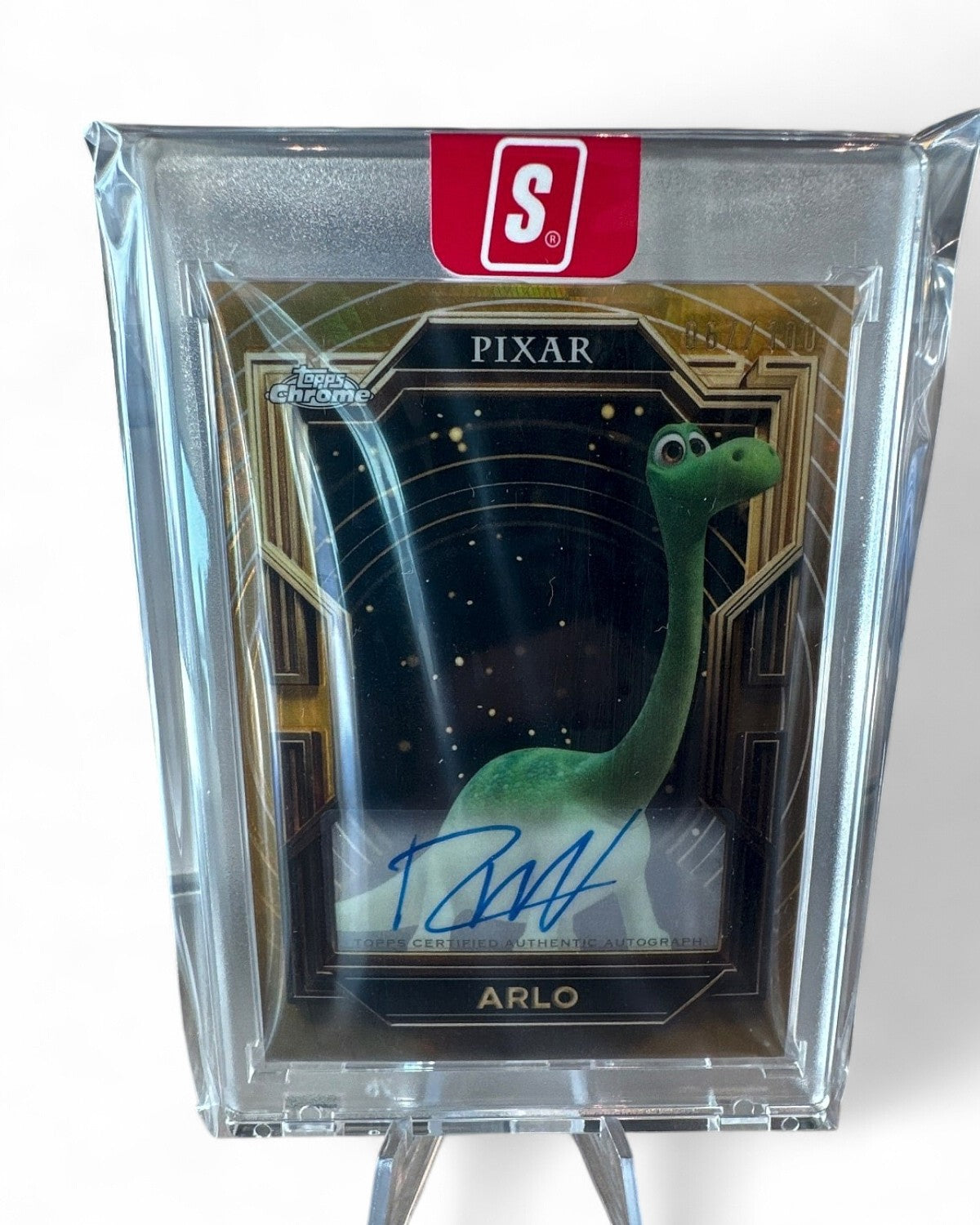 2025 Topps Pixar Gold Gilded Chrome Refractor Autographs Raymond Ochoa as Arlo Prism Gold Etch Refractor #AA-RO Auto 061/100